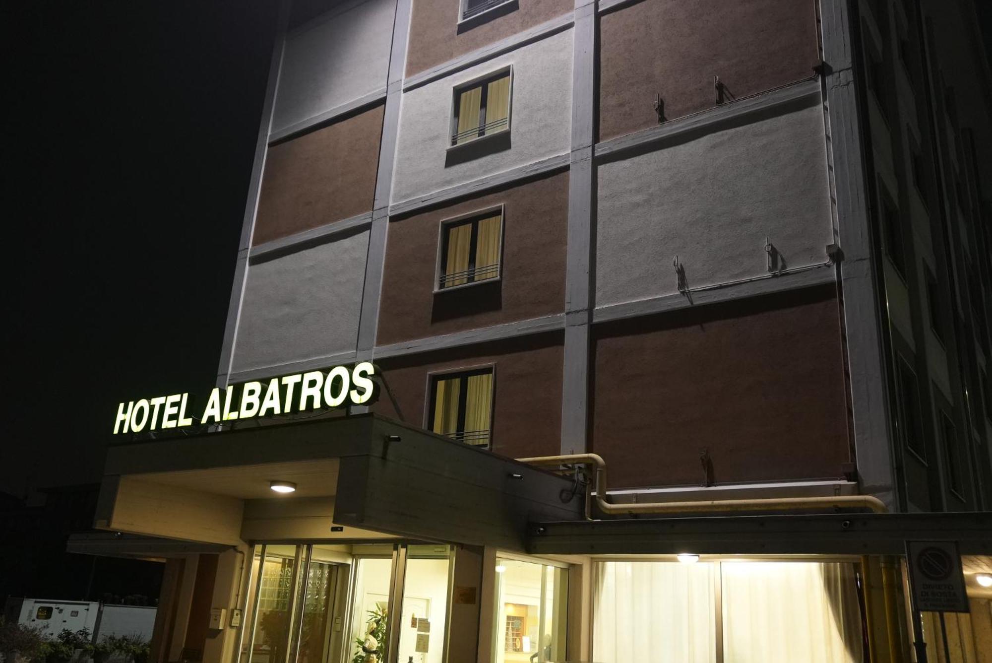 Hotel Albatros Mestre Eksteriør billede