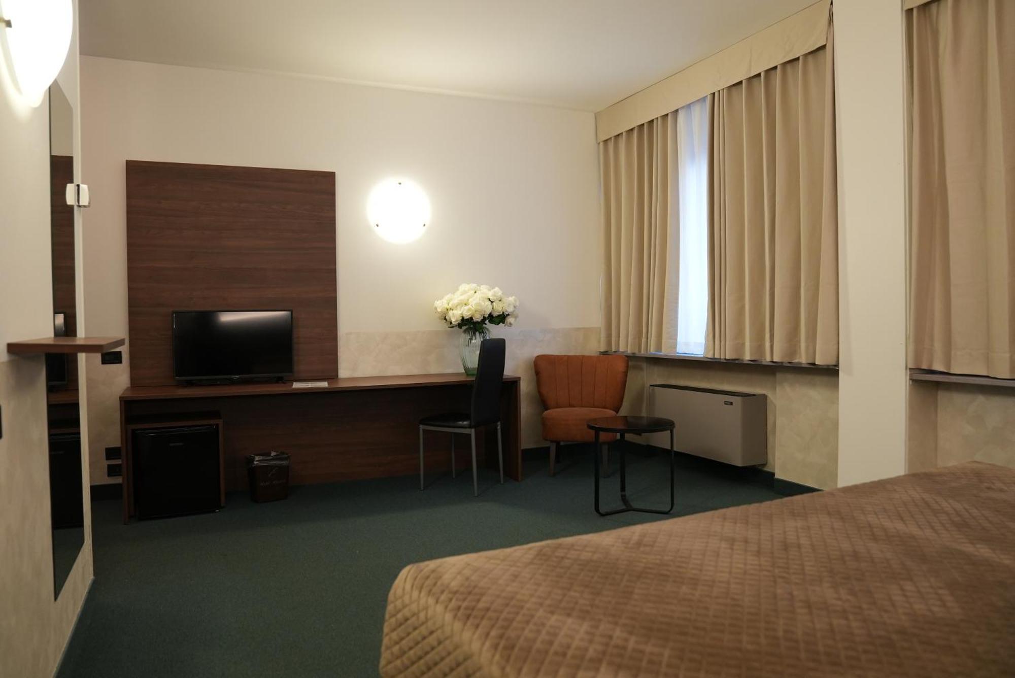 Hotel Albatros Mestre Eksteriør billede