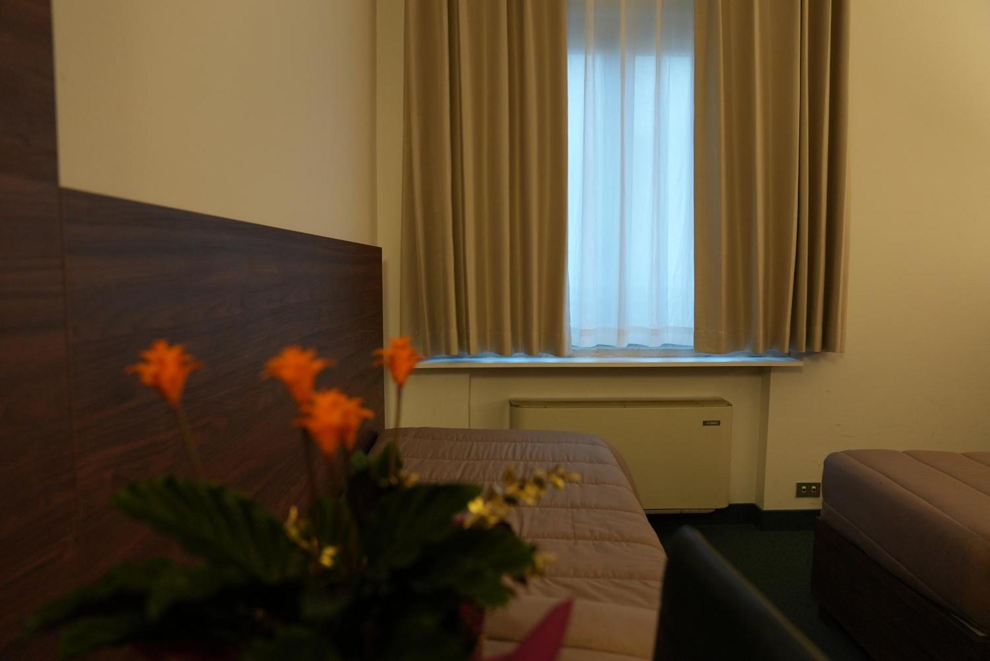 Hotel Albatros Mestre Eksteriør billede