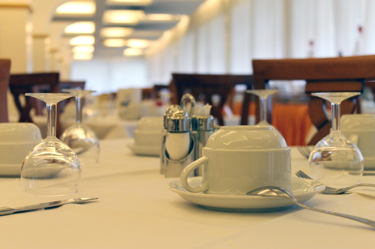 Hotel Albatros Mestre Eksteriør billede